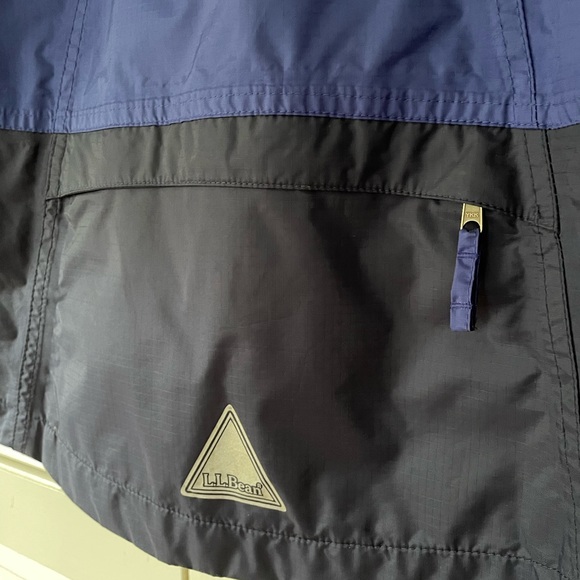 L.L. Bean - Kids- Rain /Wind Jacket-                 Large 14/16 - Picture 5 of 6